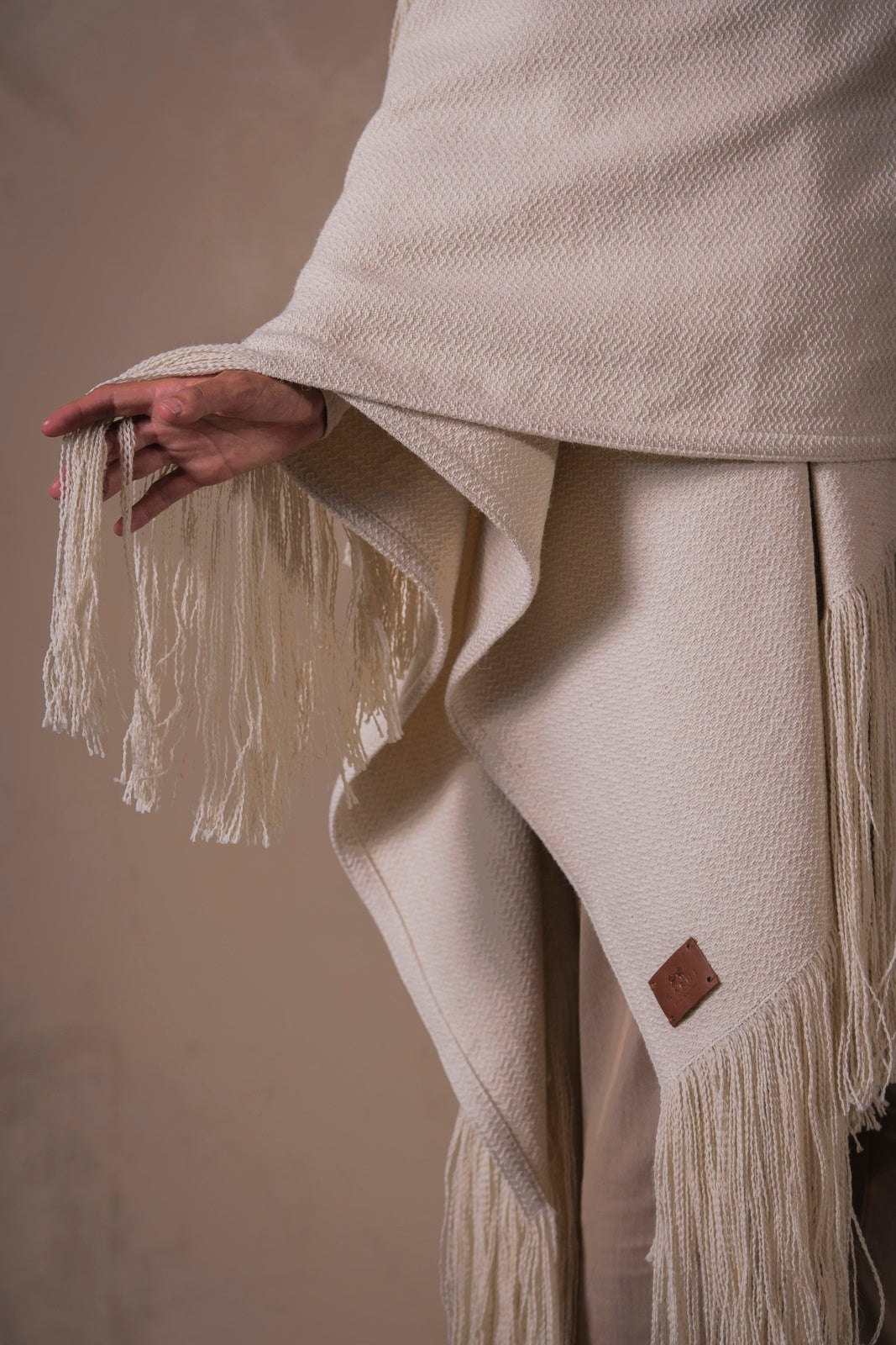 Ruana de algodón, llama y oveja