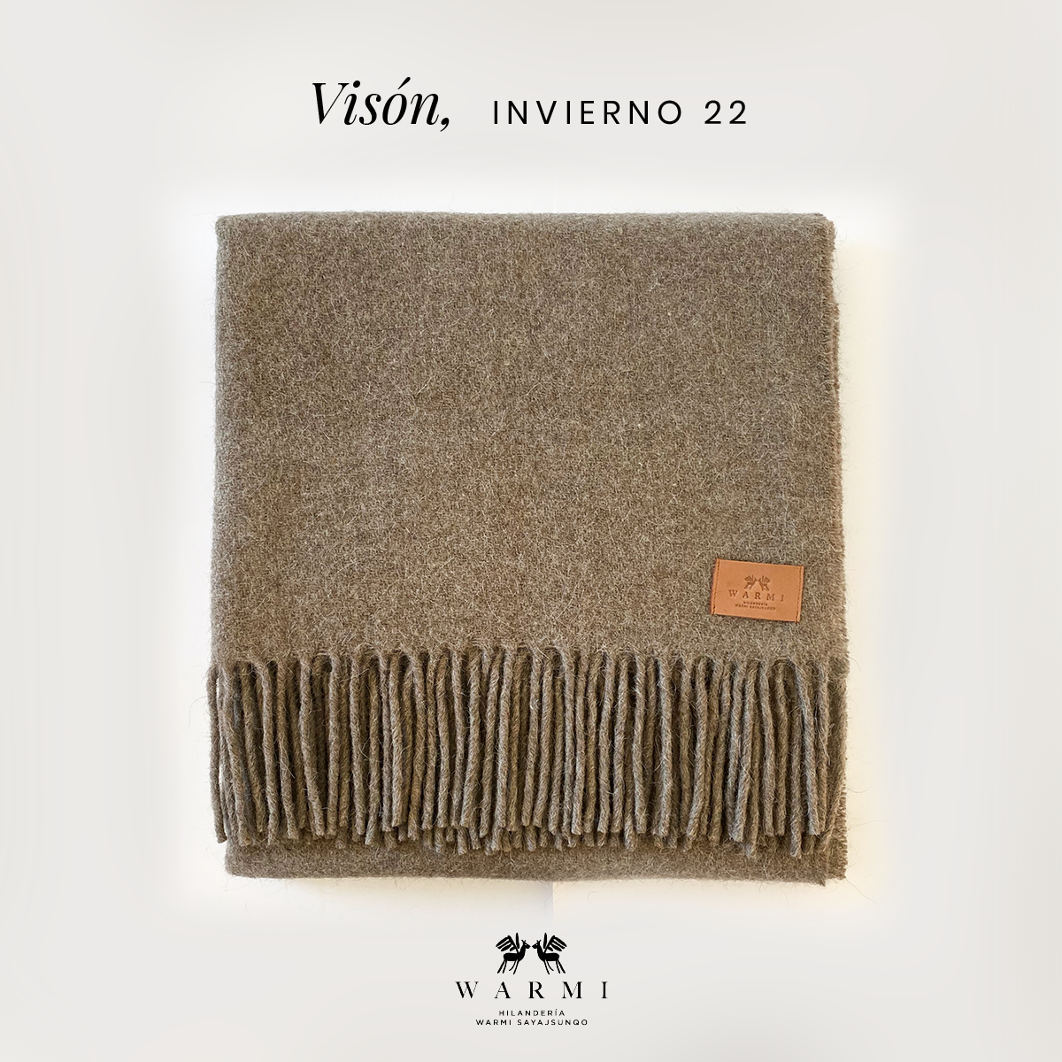 Mantón individual de llama y oveja