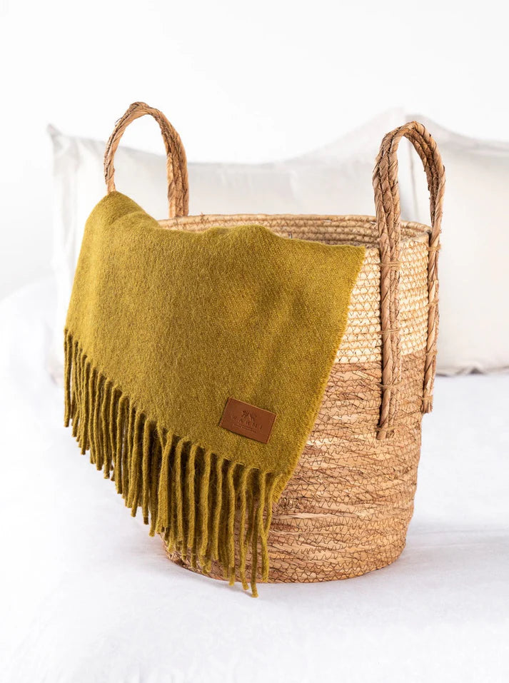 Mantón individual de llama y oveja