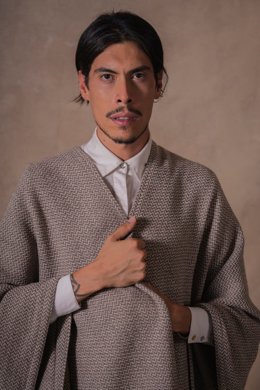 Ruana de algodón, llama y oveja